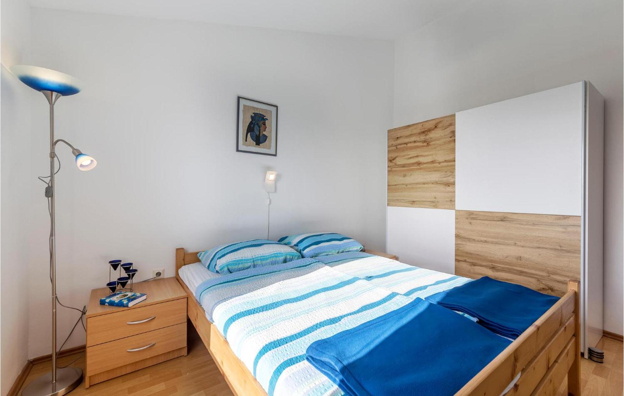 Beautiful Apartment In Barbariga With Kitchen Extérieur photo