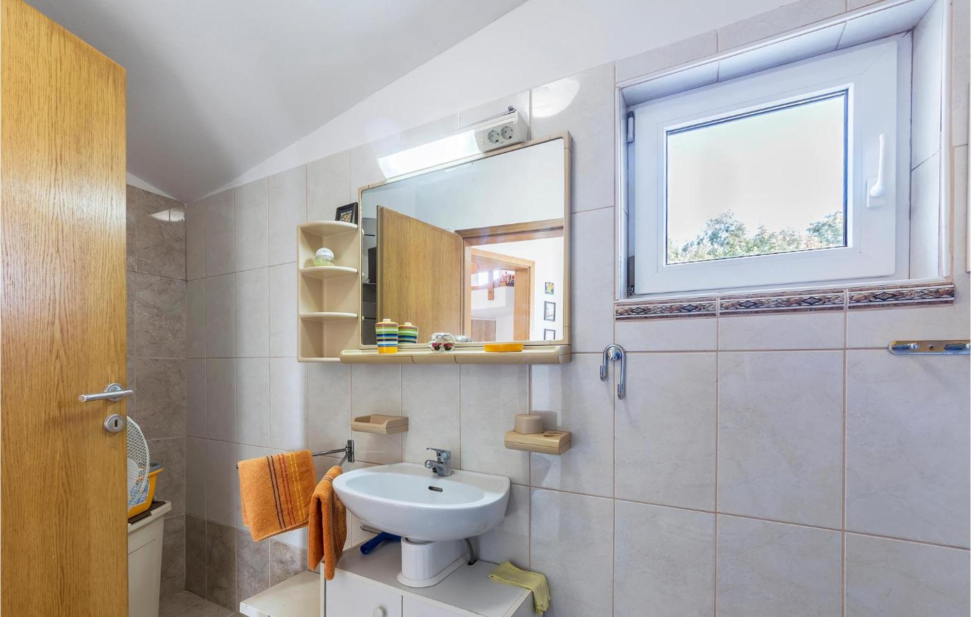 Beautiful Apartment In Barbariga With Kitchen Extérieur photo